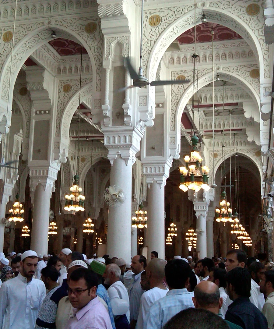 Pilgrims in the Sa'i area between Safa and Marwah